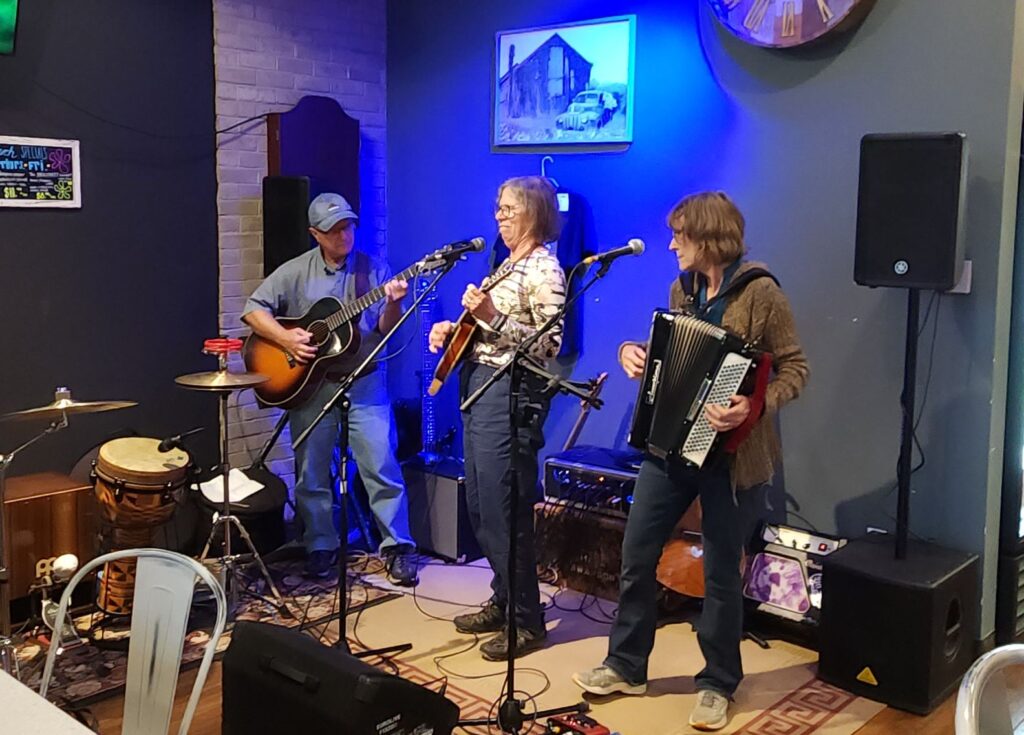 pizza cafe open mic night